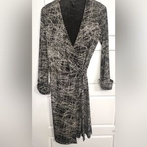 The Limited Black & Ivory Long Sleeve Wrap Dress Size Small